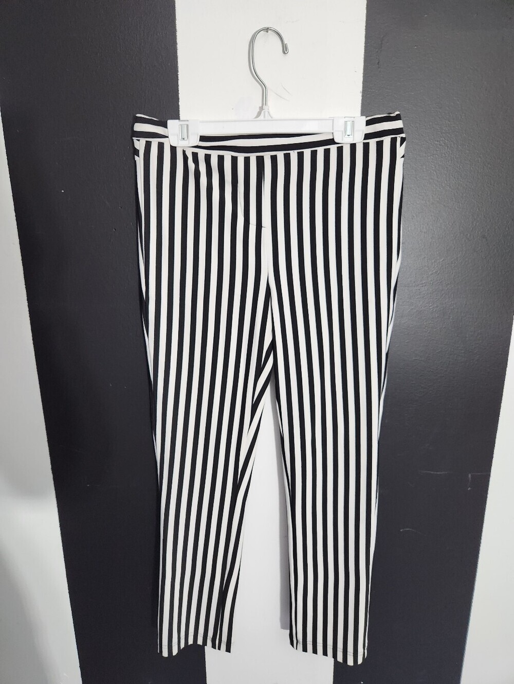 FARM Rio Black & White Vertical Stripe Skinny Pants